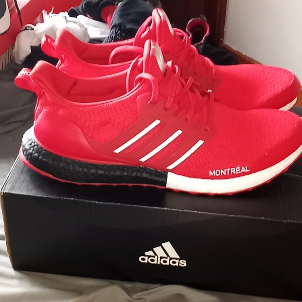 Adidas Ultraboost DNA Montreal
